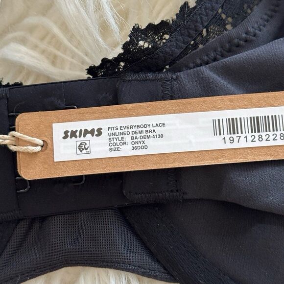 Skims Fits Everybody Lace Demi Underwire Bra Onyx Size 36DDD - Picture 7 of 7